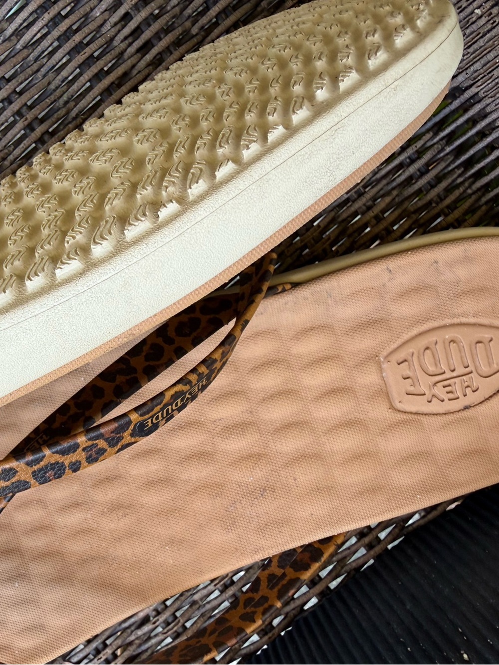 Hey Dude Maui Breeze Leopard Print Flip Flops. Great shape. Size W9 = Women’s 9 - Picture 11 of 16